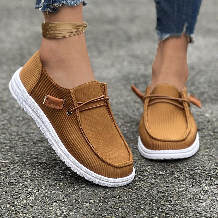 Damer Komfortable Slip-On Sko med elastisk Overdel og moderigtigt Design Stilla