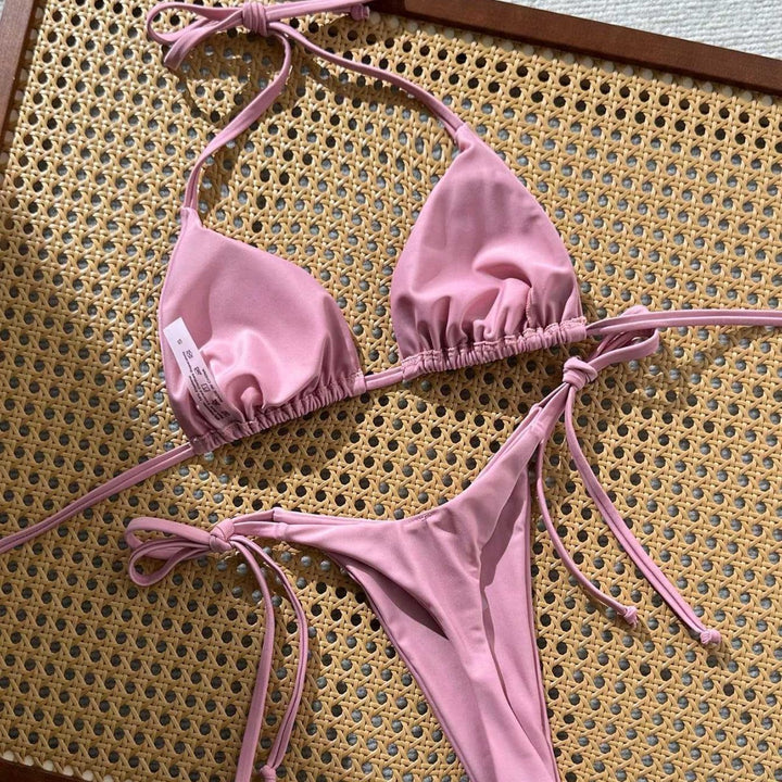 Dame Triangel-Bikini med raffinerede hulmønster-detaljer Skovae