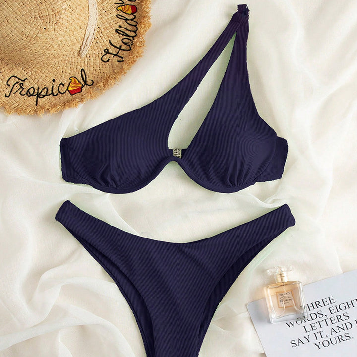 Dame trekantet bikini med asymmetrisk design Skovae