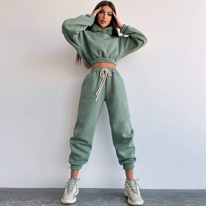 Kvinders sporty cropped sweat sæt med elastisk talje og praktiske lommer Skovae