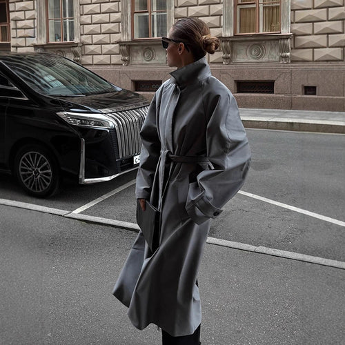 Dame elegant trenchcoat med moderne snit Stilla