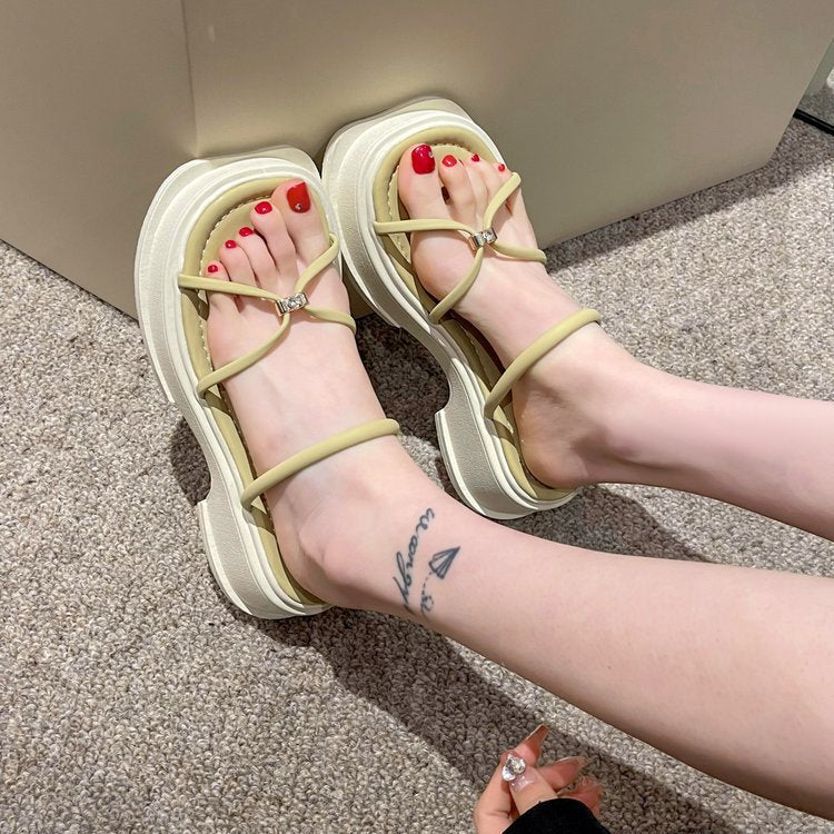 Dame Plateau-Sandaler med justerbare remme og behageligt fodbede Stilla