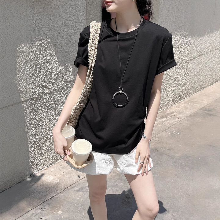 Dame kvalitets, afslappet t-shirt med innovative skære detaljer og komfortabel pasform Stilla