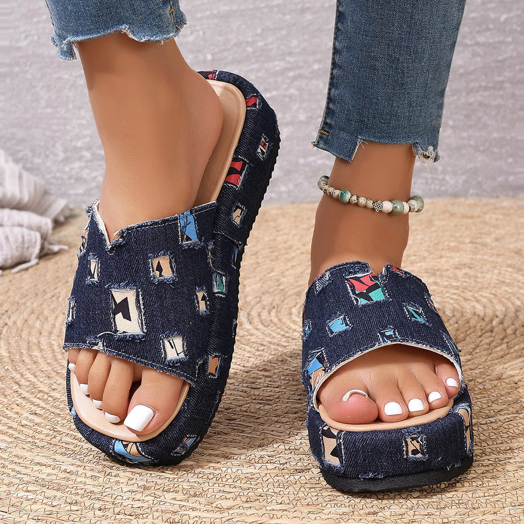 Dame slide-sandaler med fashionable udskæring og dekorativt vævningsmønster Stilla