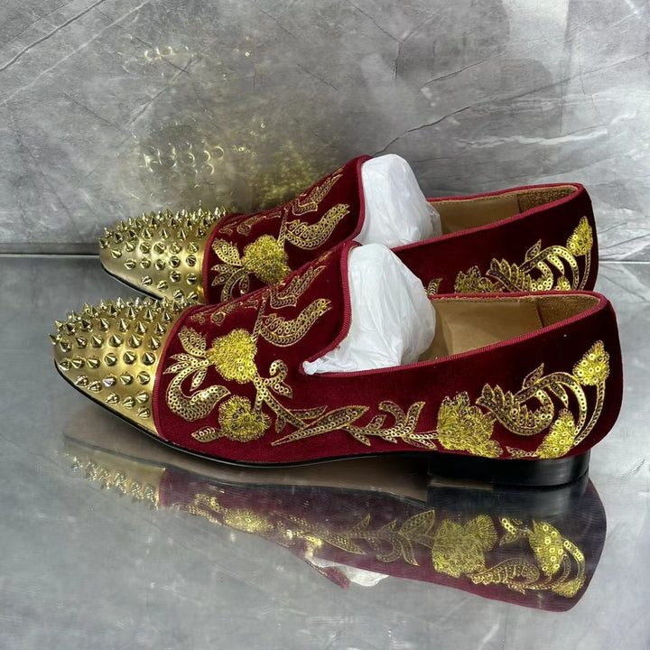 Femme Broderede Slippers med Nitte-detaljer Stilla