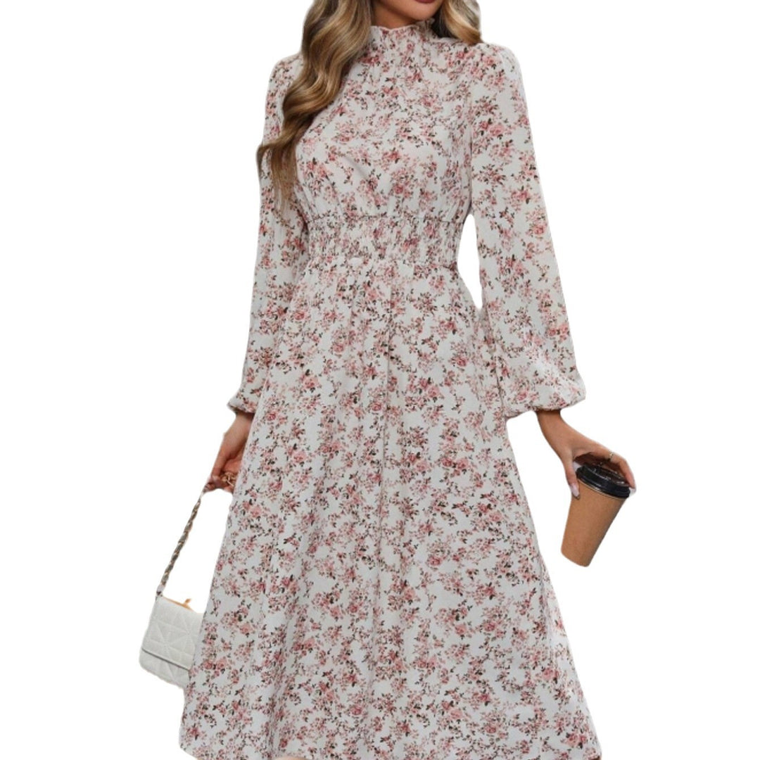 Dame Midikjole med elegant stålkrave og floral dekoration Stilla