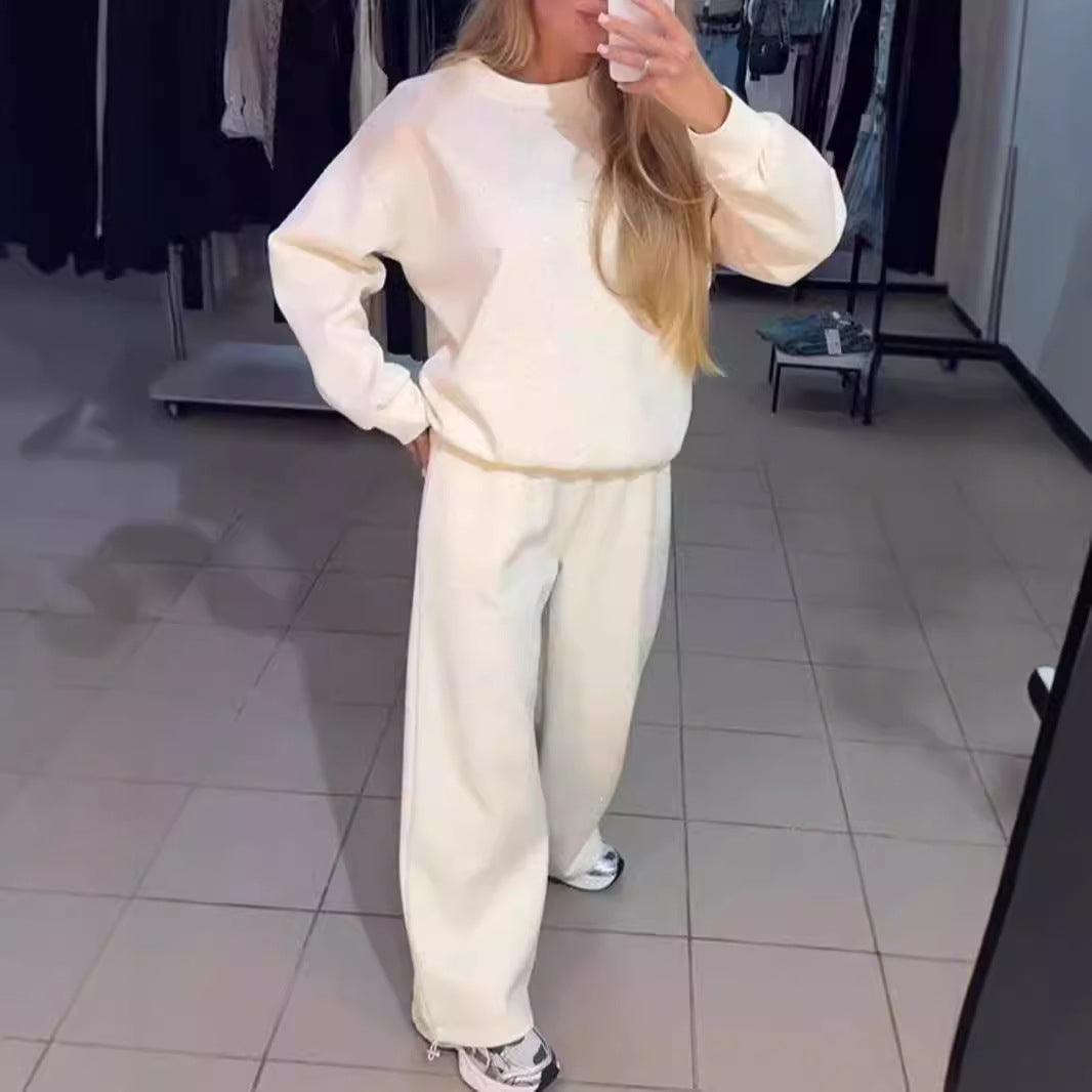 Kvinders sporty lounge sæt med glitrende detaljer og løs pasform Stilla