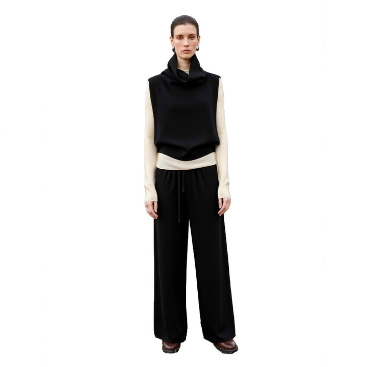 Kvinders fashionable strikket sweater med høj krave og brede bukser Stilla