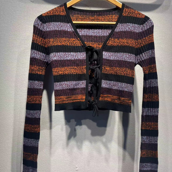 Dame Crop-Top med raffineret snøre-design og farvematchende striber Stilla