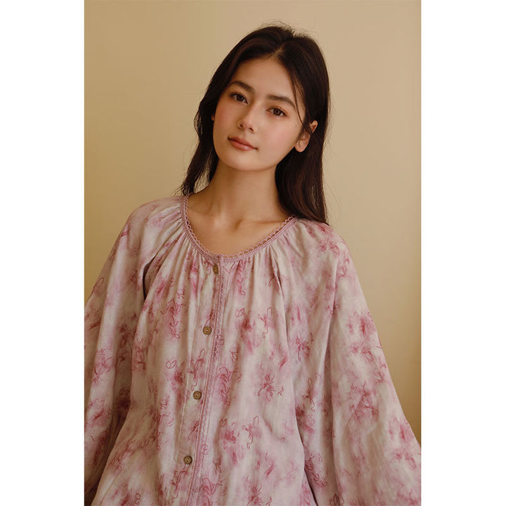 Dame let bluse med romantisk blomsterprint og feminin pasform Stilla