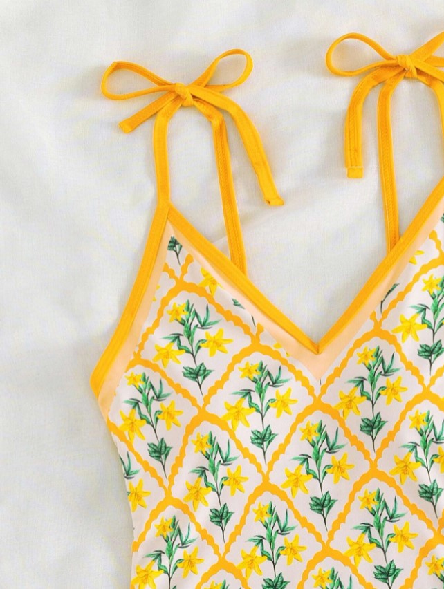 Dame sommerlig badedragt med justerbare stropper og blomsterprint Stilla