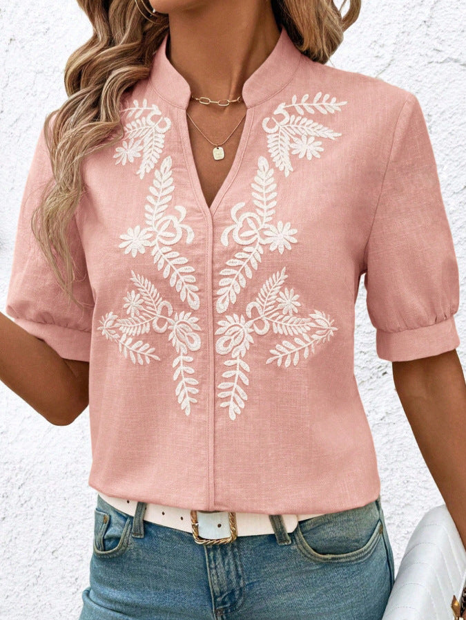 Dame elegant kortærmet bluse med blomstret broderimønster Stilla