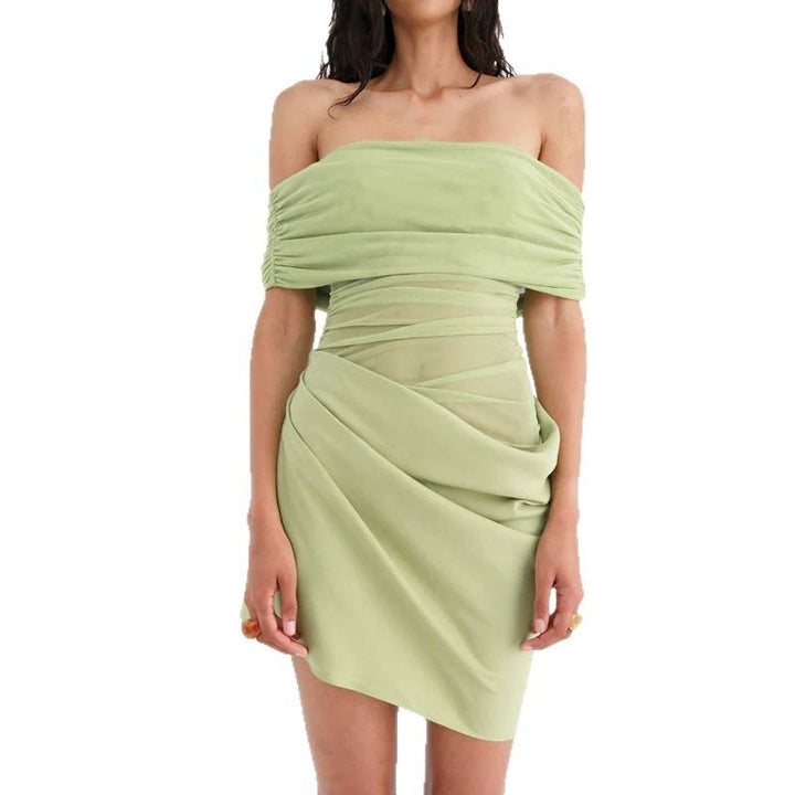 Dame Off-Shoulder Minikjole med Rysjedetaljer og figurformende Drapering Skovae