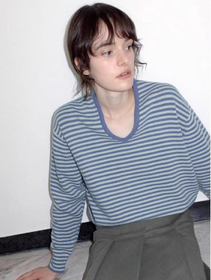 Kvindernes stribede V-hals sweater Stilla