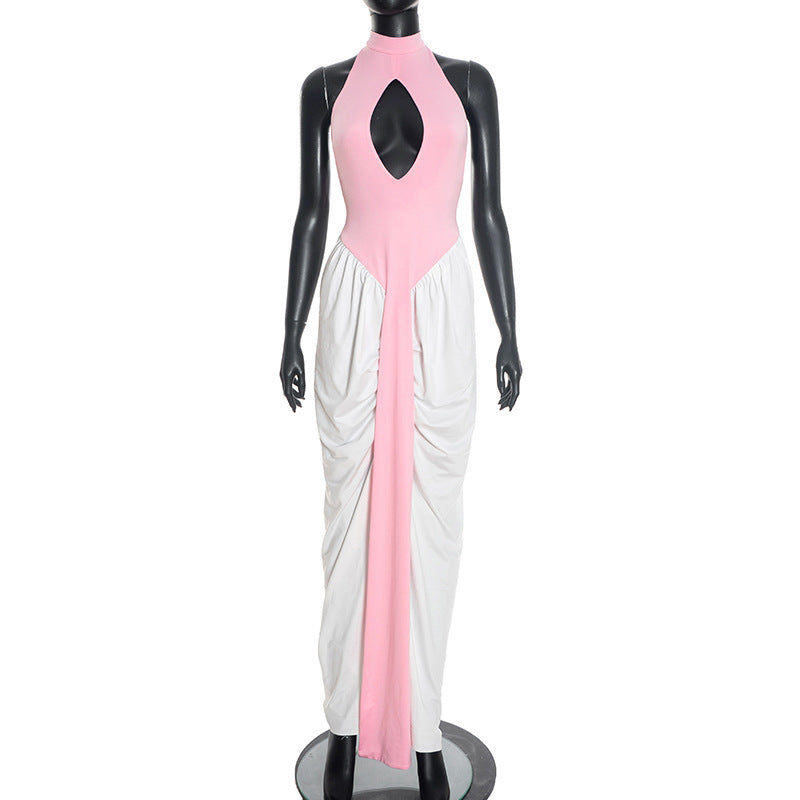 Dame maxikjole med højtstående udskæring og elegant cut-out Skovae