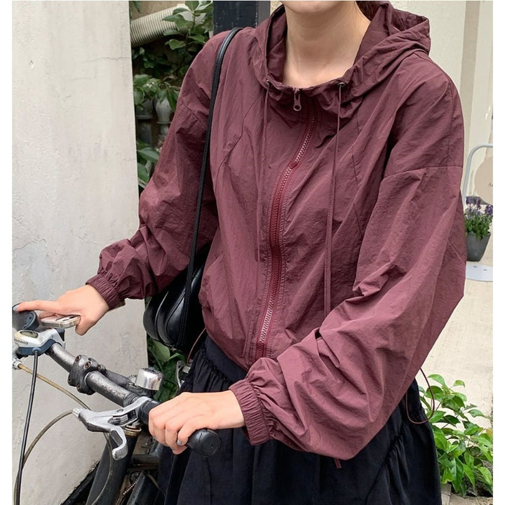 Kvindernes cropped sportsjakke med justerbar snor Stilla