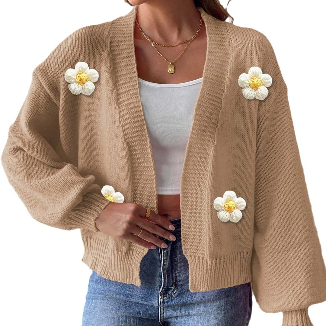 Dame grovstrikket jakke med blomsterdesign Stilla