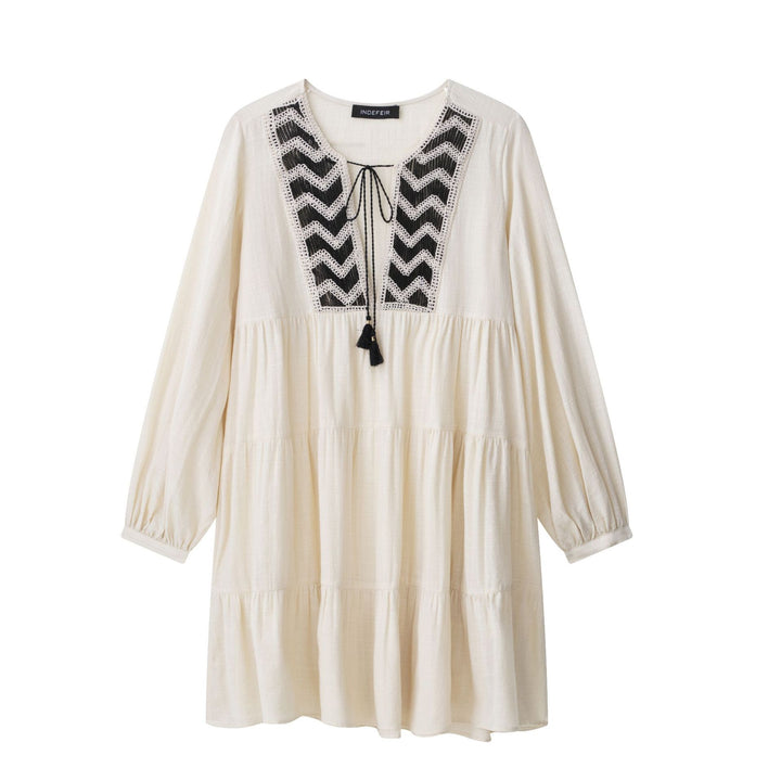 Femme Bohemian Gestufte Midi Kjole med Broderi Stilla