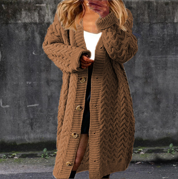 Kvindernes chunky strikket cardigan med tekstureret kabelmønster og praktiske knapper Stilla