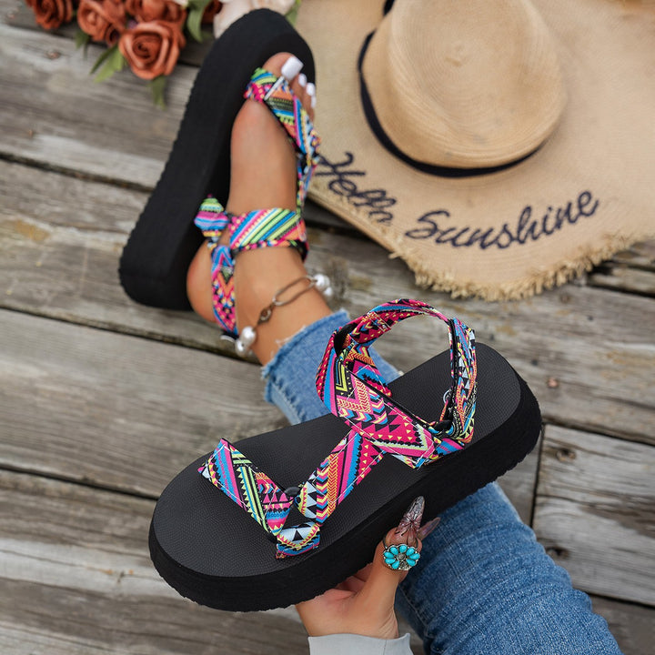 Dame Plateau-sandaler med fashionable krydsbånd-design og skridsikker sål Stilla