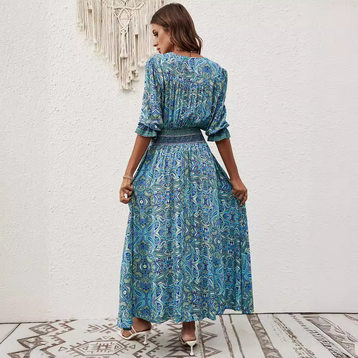 Dame Maxikjole med farverig paisley-print og sidelæg Stilla
