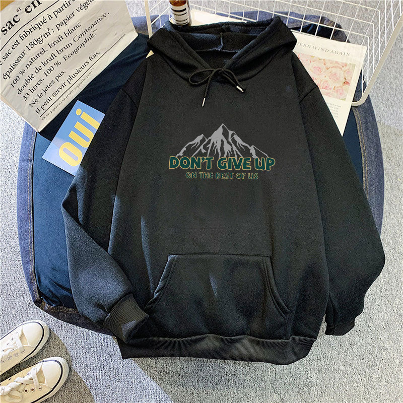 Kvindernes hoodie med motiverende bjergdesign Skovae