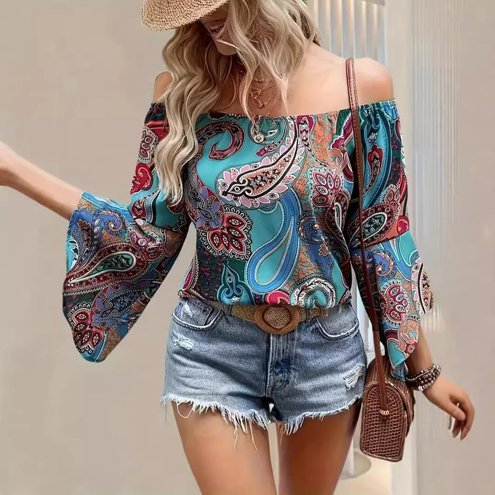 Dame Off-Shoulder Bluse med farverigt paisleymønster og bredde udtrukne ærmer Stilla