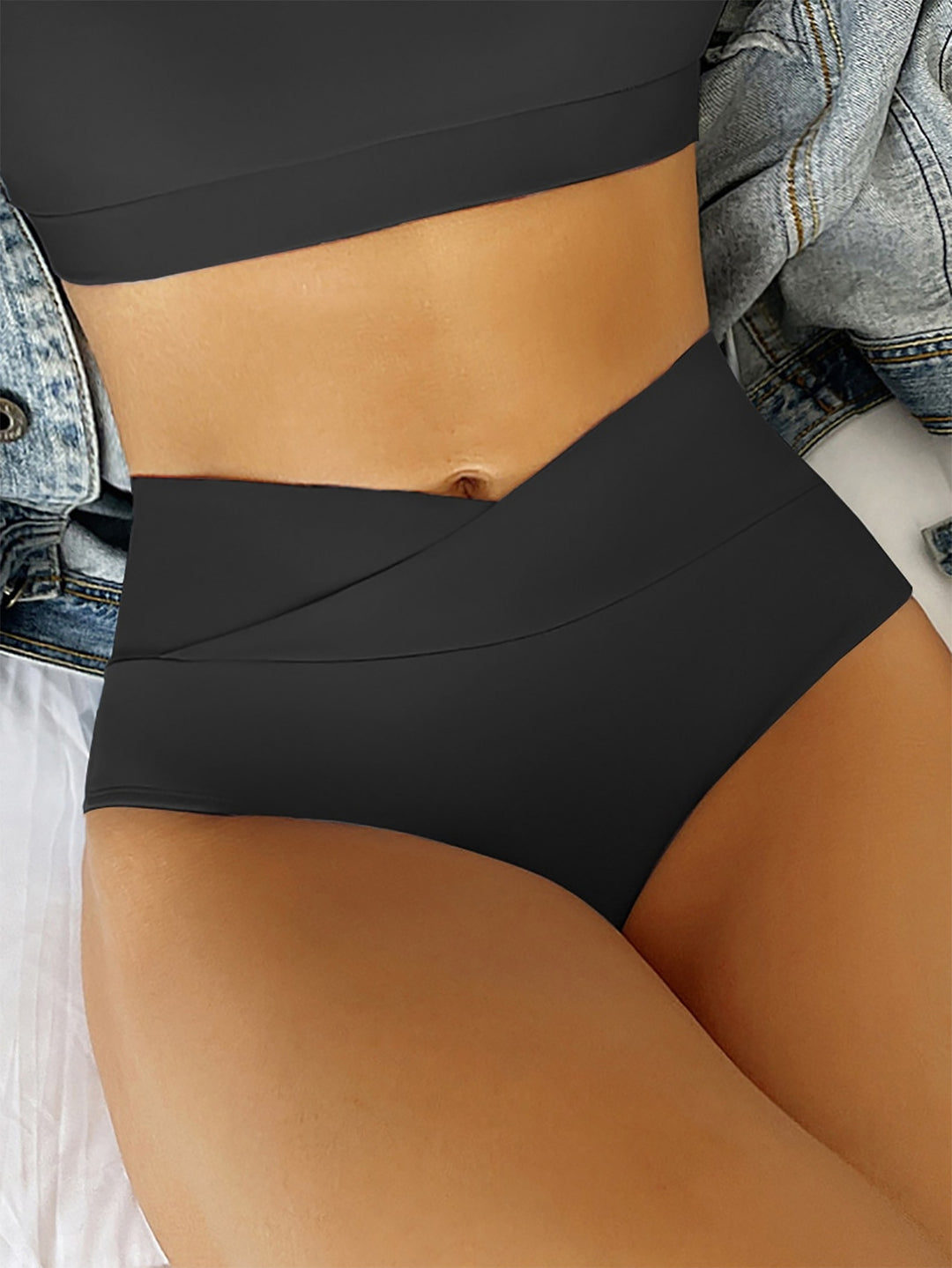 Damer højtaljet bikini-bund med trendy omslagsdesign Skovae