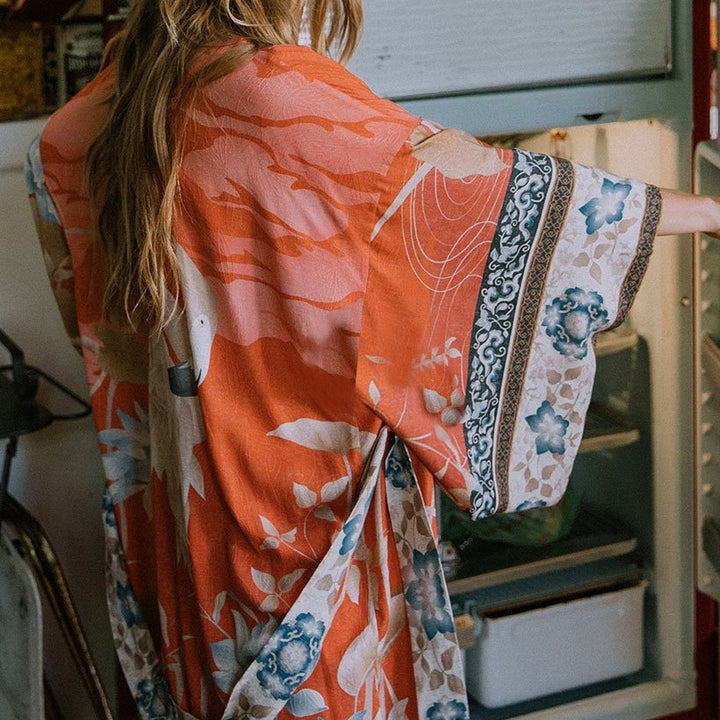 Dame Strandkaftan med kunstnerisk blomsterdesign og elegant V-hals Stilla