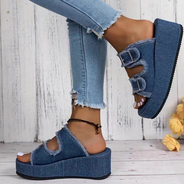 Dame plateau sandaler med dekorativ spænde lukning og denim design Stilla