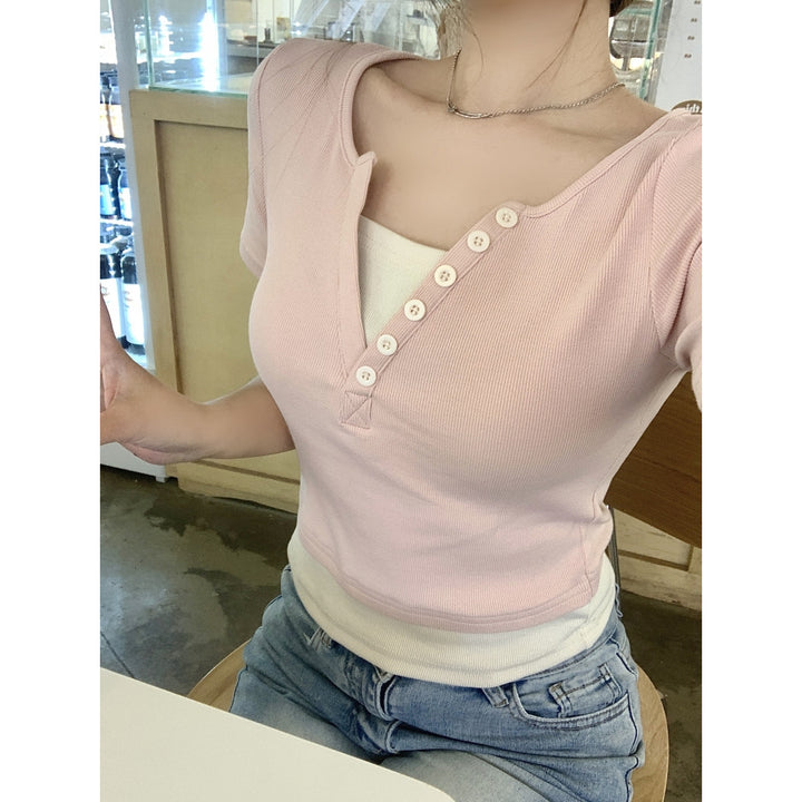 Femme Ripp-Crop-Top med knapdetalje Stilla