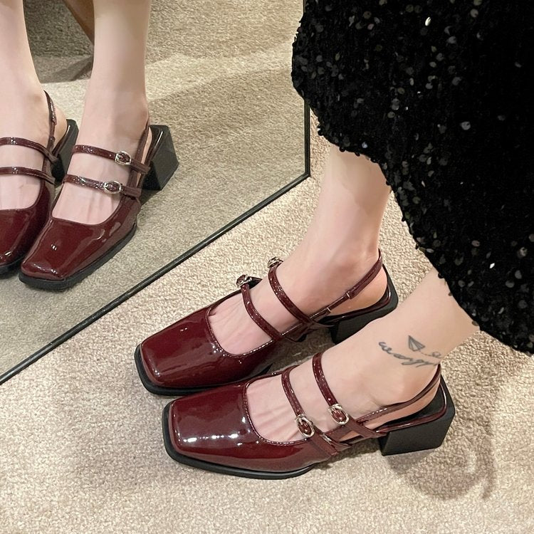 Dame Slingback-Pumper med smart dobbelt rem og glitrende overflade Stilla