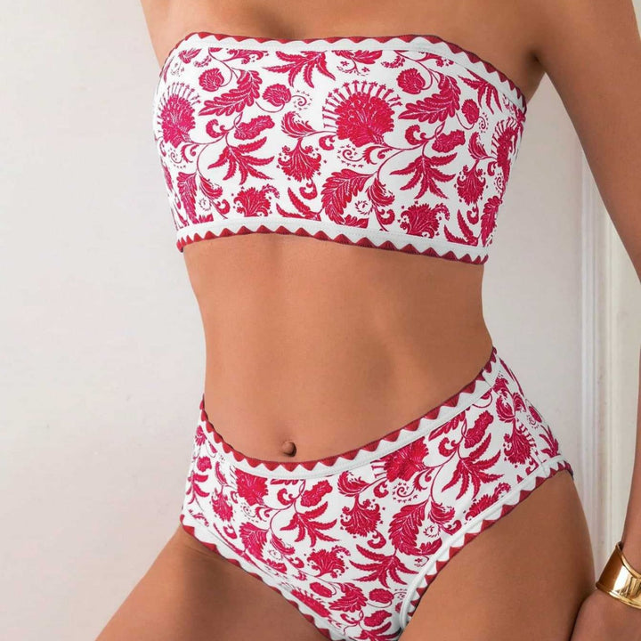 Dame bandeau bikini med trendy floralt design Skovae
