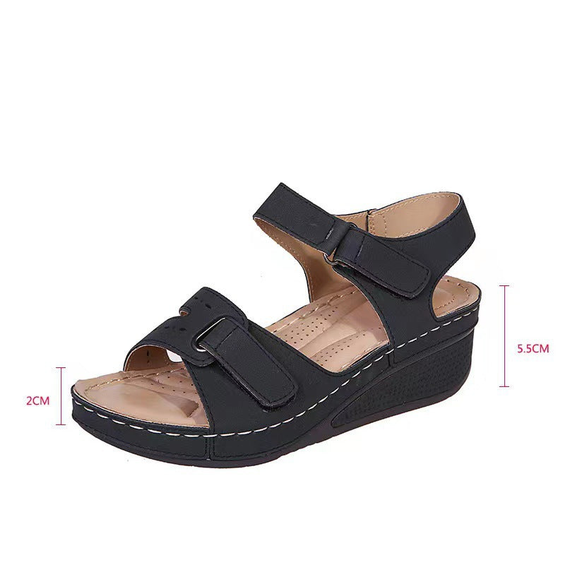 Damer Komfortable Sandaler med justerbare velcro-lukninger og ergonomisk fodseng Stilla