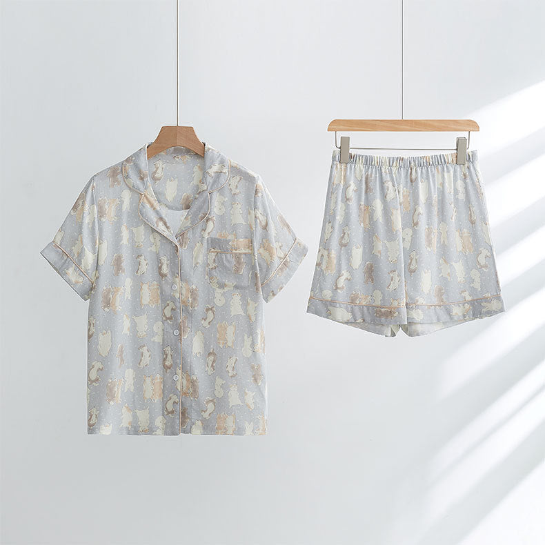 Dame kortærmet pyjamassæt med blomsterdesign og knap-til-krave Stilla