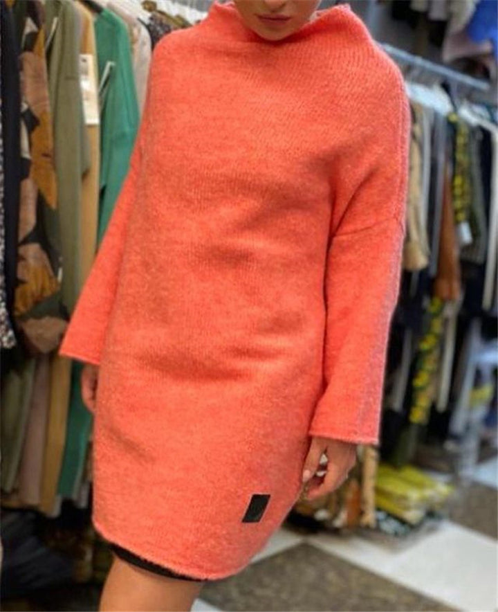 Dame generøst skåret strikpullover med bred manchet og moderne snit Stilla