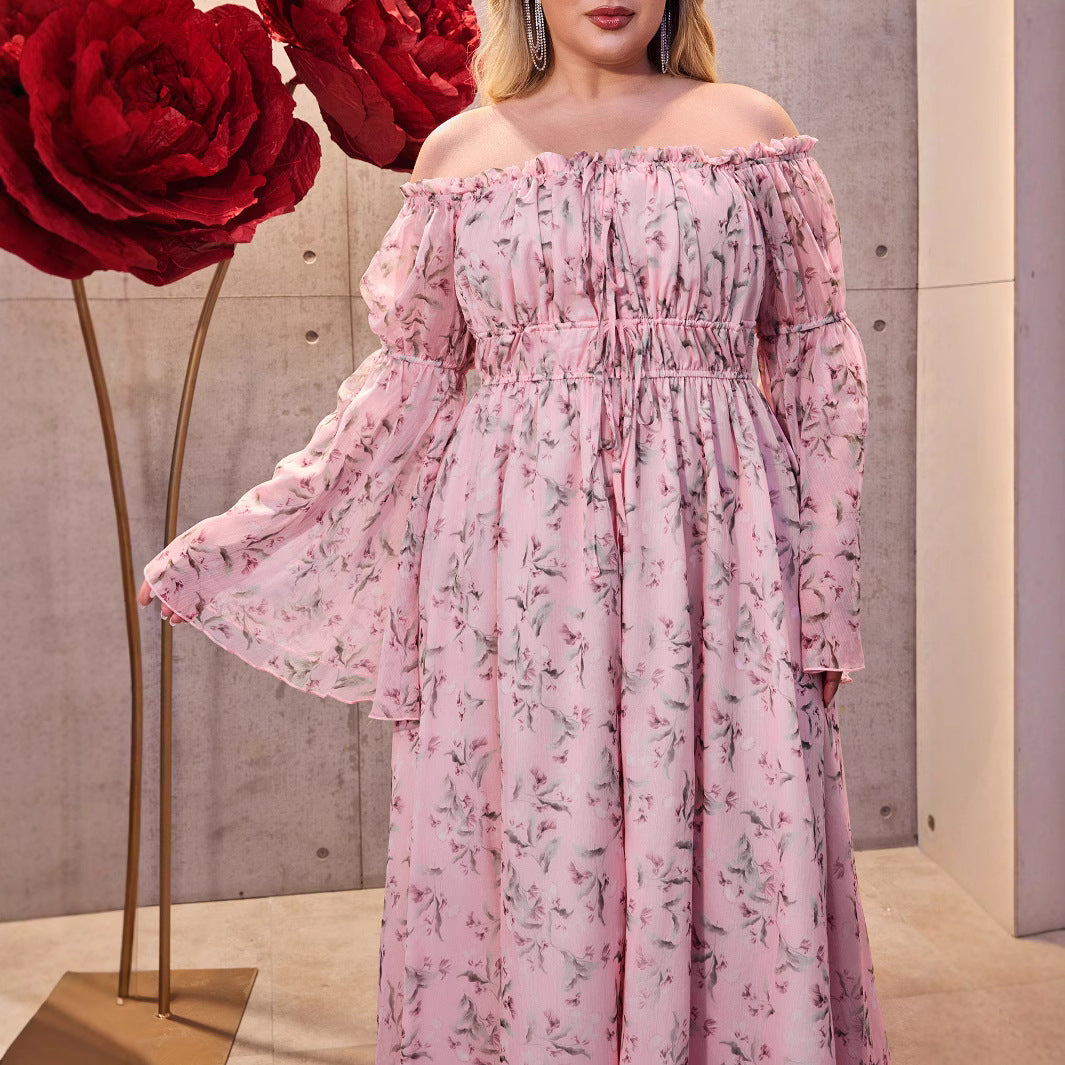 Damernes maxikjole med off-shoulder design og blomsterdetaljer Stilla