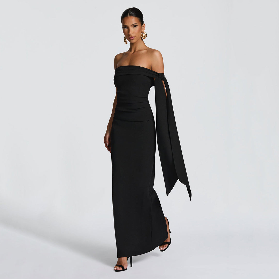 Dame omslagkjole med et elegant ensidigt design og fashionable flæsedetaljer Skovae