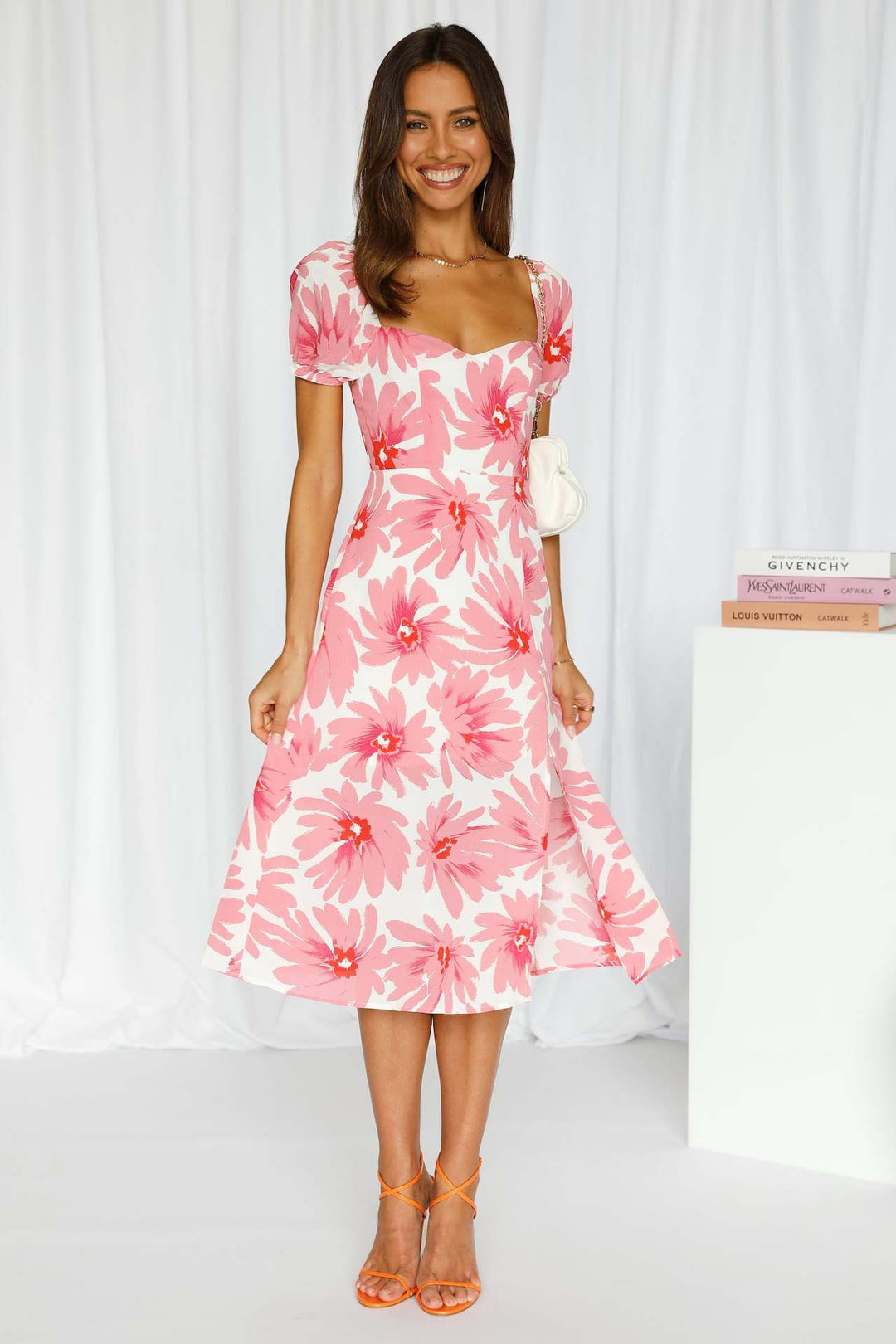 Dame Floral Print Fit and Flare Midi Kjole Stilla
