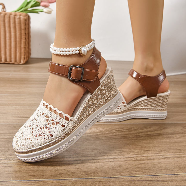 Dame Wedge-sandaler med fantastiske hækle-design og justerbar rem Stilla