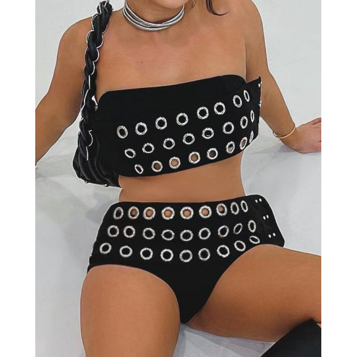 Damen modischer Minirock mit asymmetrischem Schnitt und metallischen Details Skovae