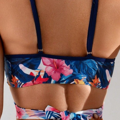 Dame to-delt badedragt med blomsterprint og rynkning Stilla