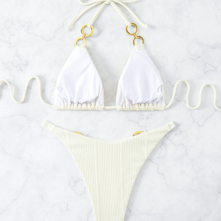 Dame Triangel-Bikini-Sæt med fashionable ringdetaljer og struktureret overflade Stilla