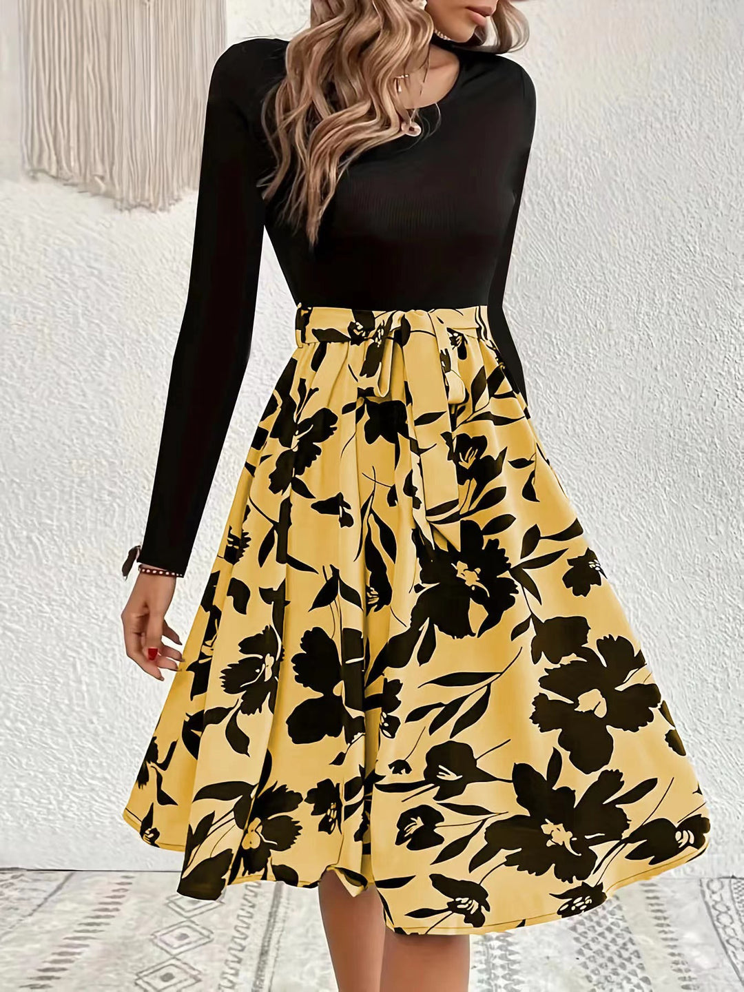 Damekjole med lang arm og floral skørt Stilla