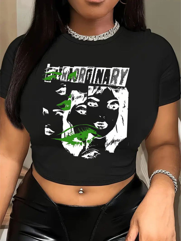 Dame T-shirt med legende kattemotiv og sarte vinger Skovae