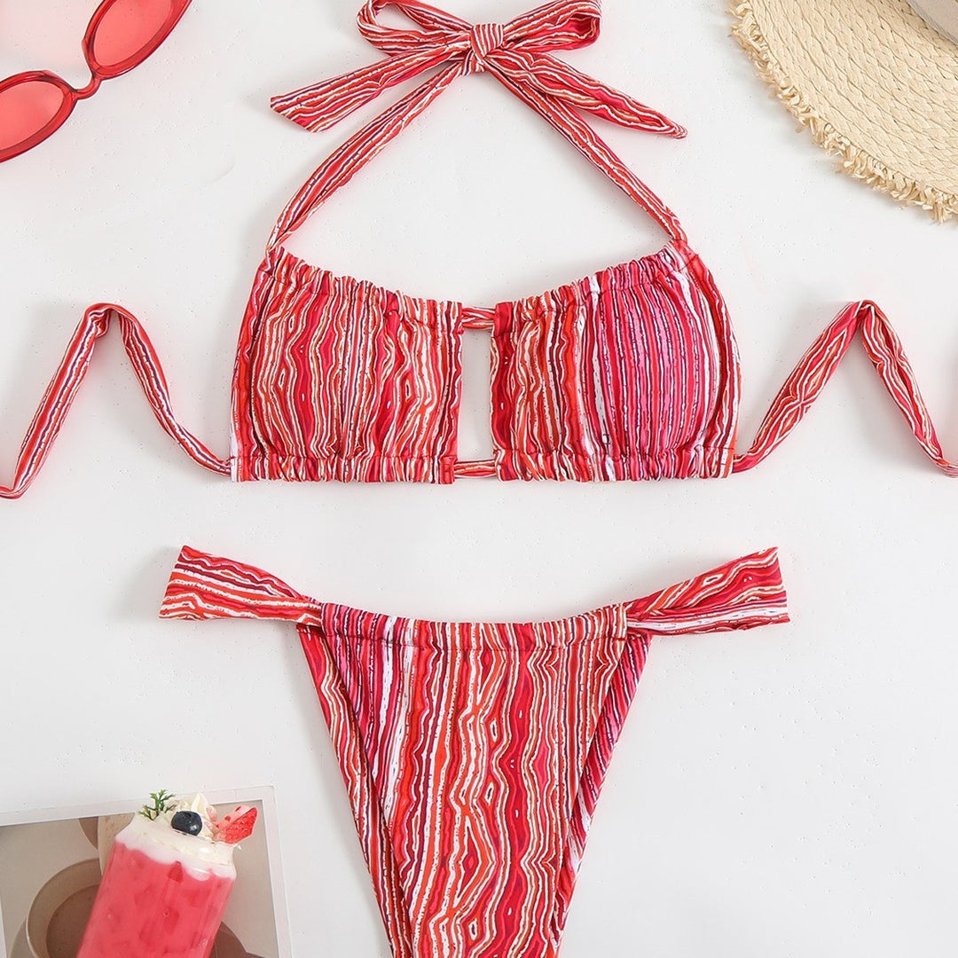 Femme Strappy Tie-Front Bikini Set med mønstrede detaljer Stilla