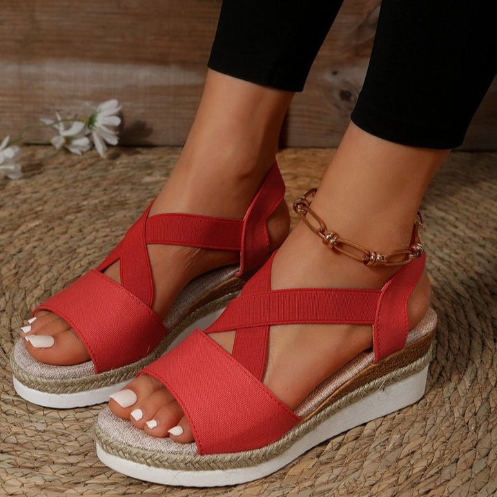 Dame kile-sandaler med komfortabelt kryds-rem-design og skridsikker sål Stilla