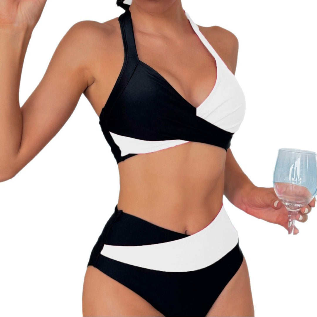Dame Bikini-sæt med innovativt indpakningsdesign og høj benudskæring Stilla