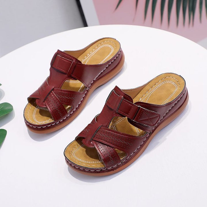 Dame sandaler med komfortable velcro-lukninger og åndbart hulmønster Stilla