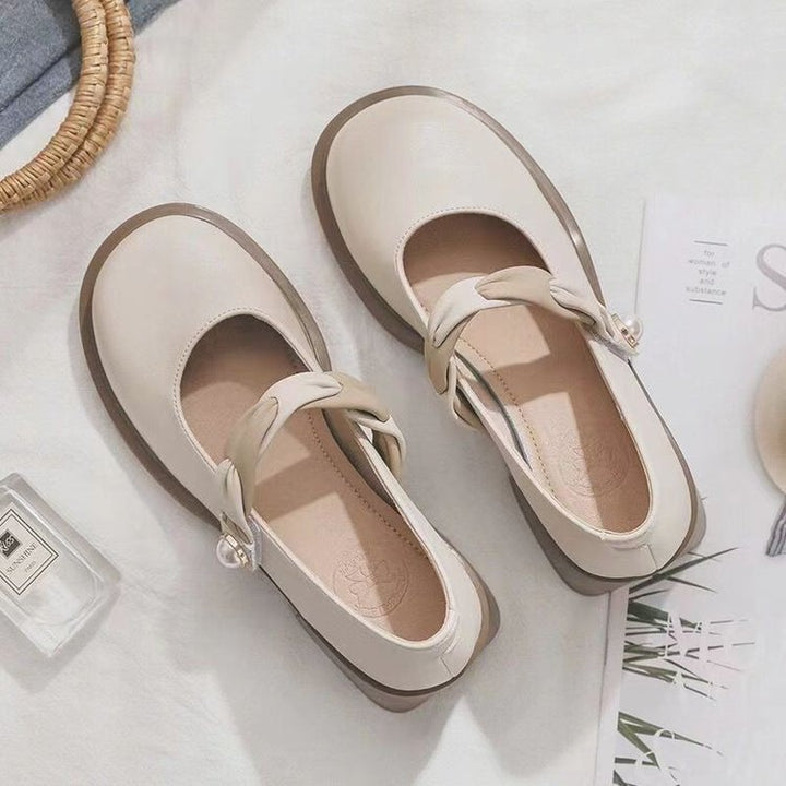 Dame elegante Pumps med moderigtige rem og behagelig blokhæl Stilla